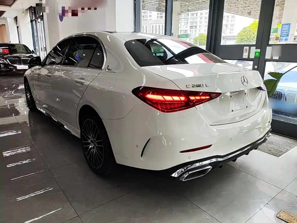 Mercedes-Benz C-Class 2024