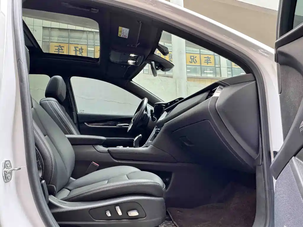 Cadillac XT5 2022 — фото 10