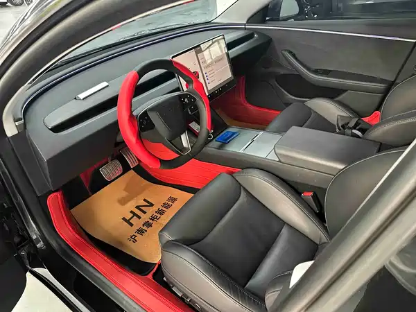 Tesla Model 3 2024