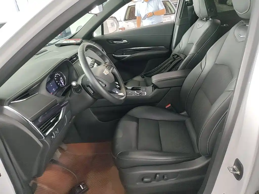 Cadillac XT4 2023 — фото 15