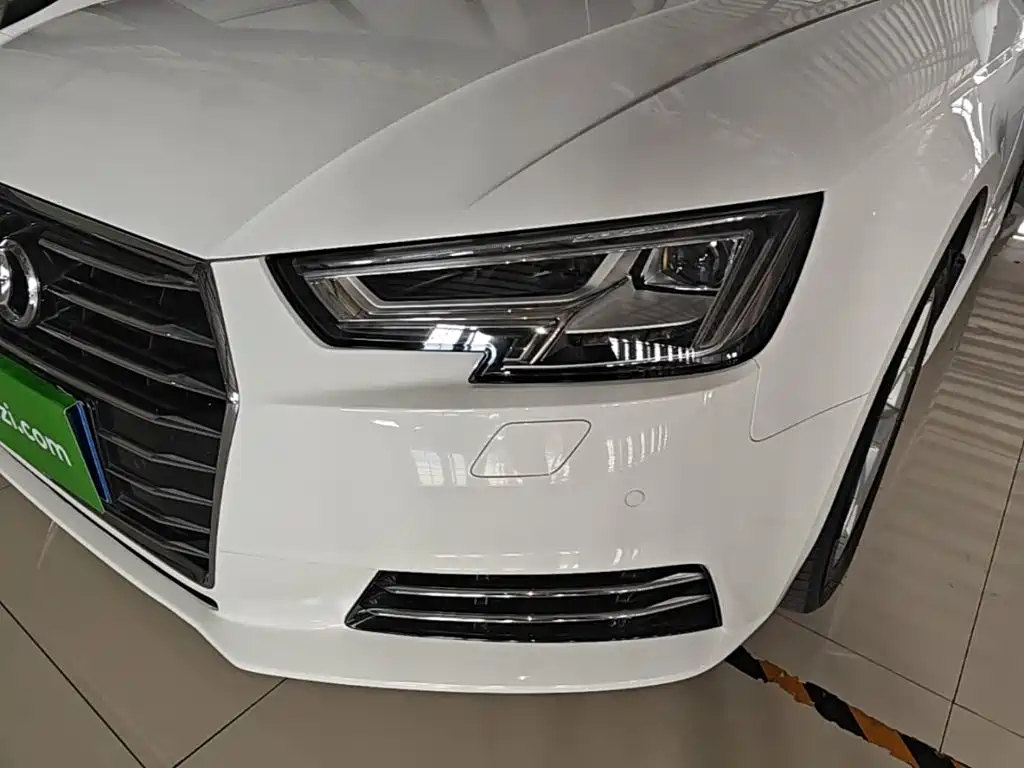 Audi A4L 2017 — фото 18