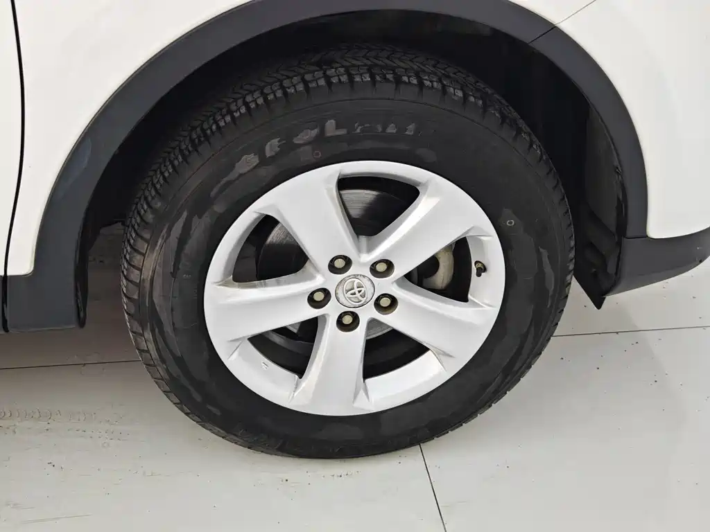 Toyota RAV4 2014 — фото 25