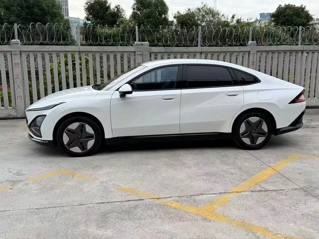 Wuling Starlight 2024