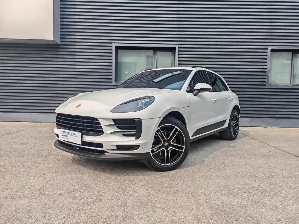 Porsche Macan 2022 — фото 1