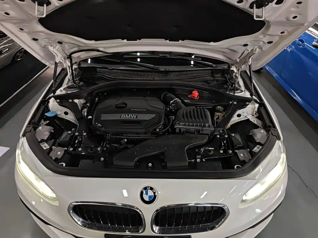 BMW 1 Series 2020 — фото 10