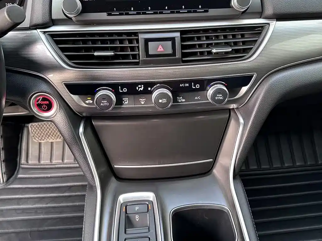 Honda Accord 2020 — фото 13