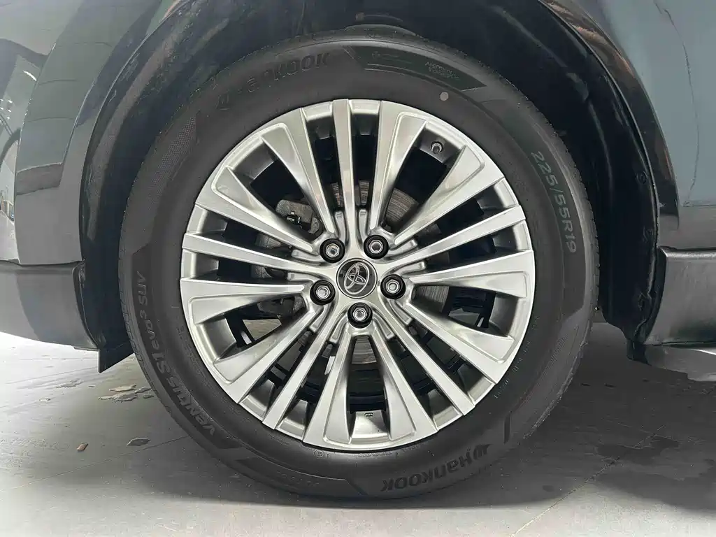 Toyota Harrier 2023