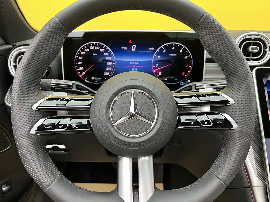 Mercedes-Benz C-Class 2025 — фото 8