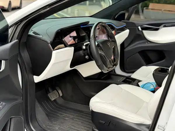 Tesla Model X 2020