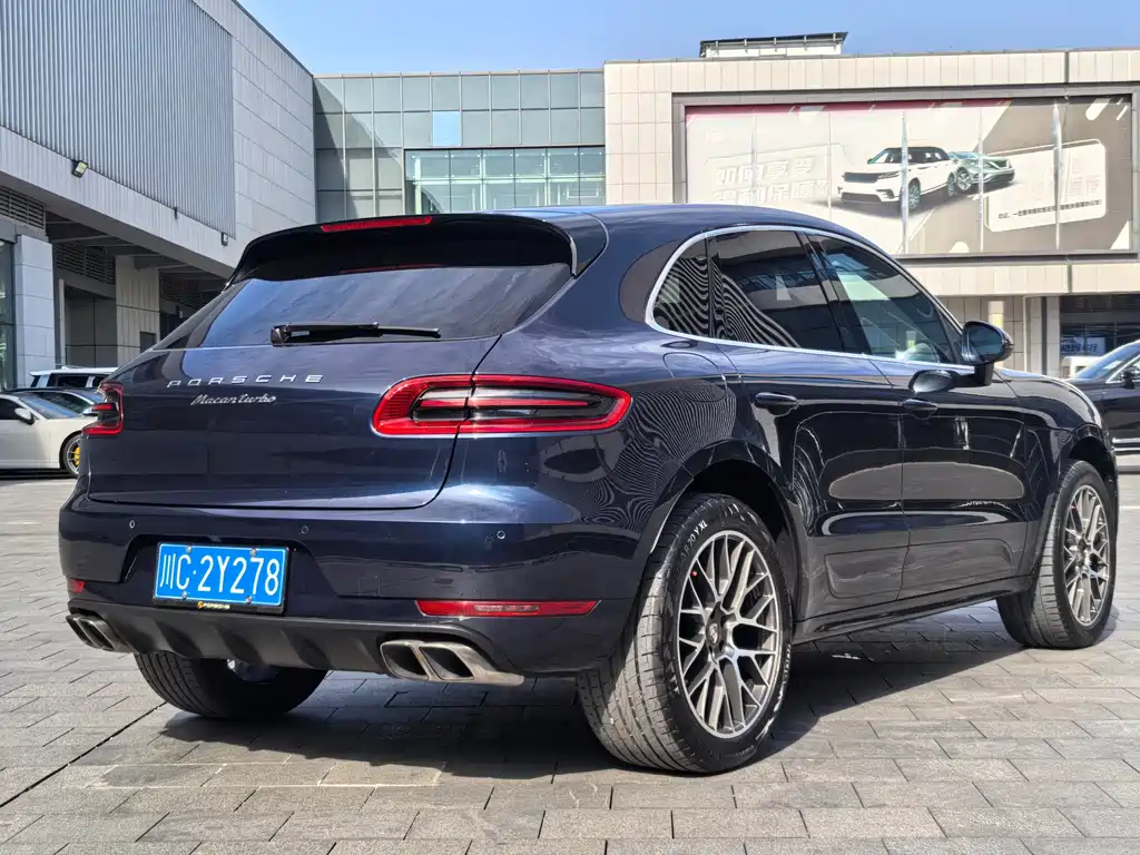 Porsche Macan 2018 — фото 11