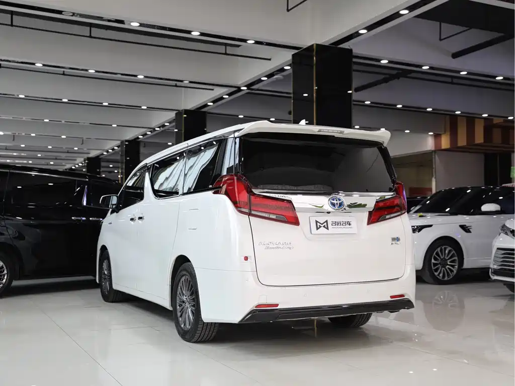Toyota Alphard 2021 — фото 15