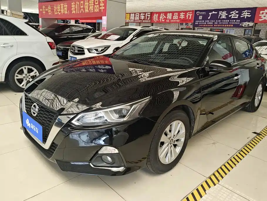 Nissan Teana 2022