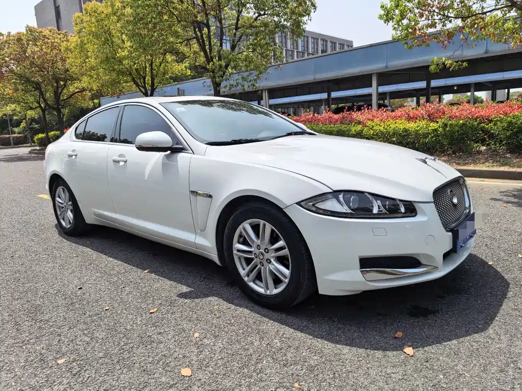 Jaguar XF 2013 — фото 3