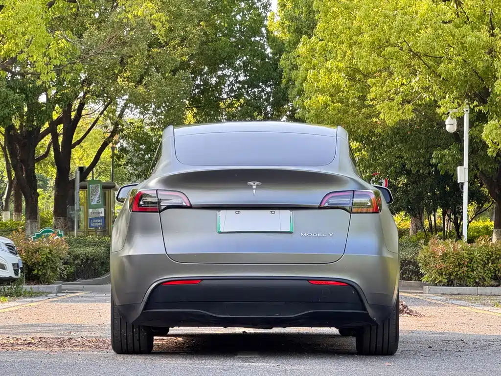 Tesla Model Y 2023 — фото 16