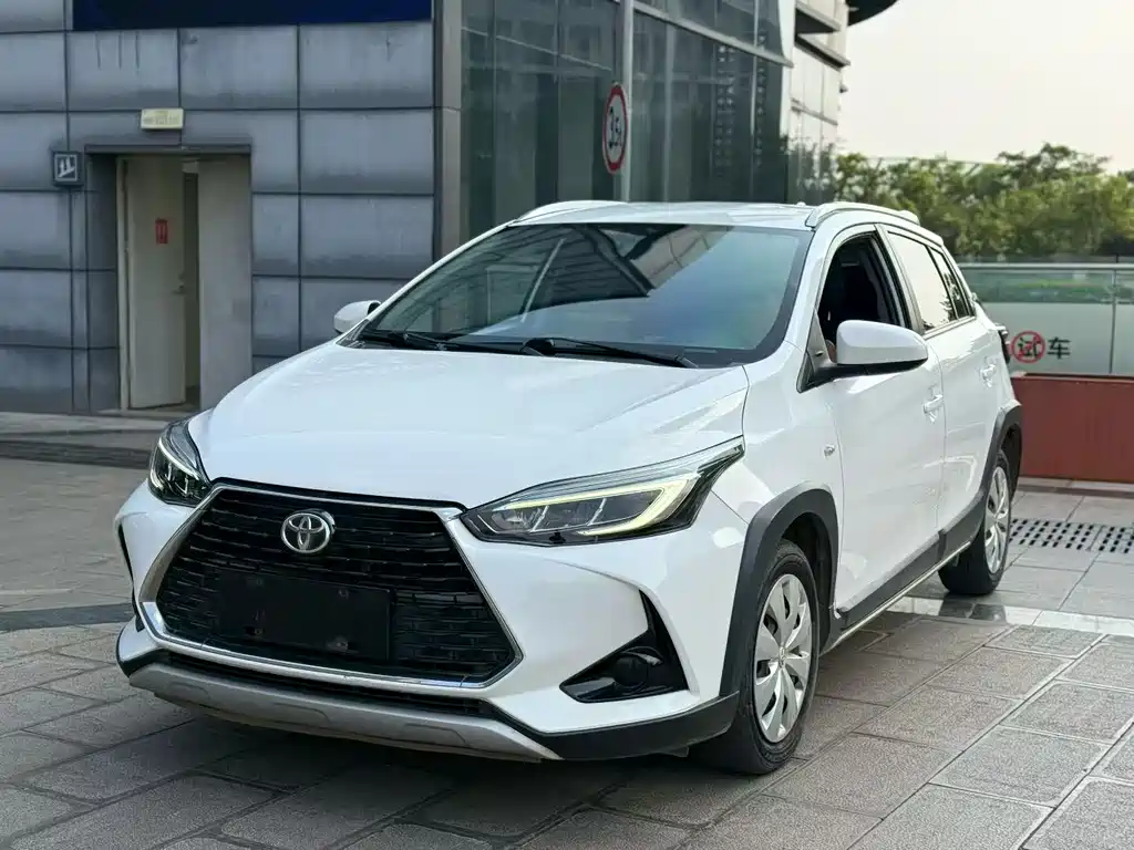 Toyota Yaris L 2020 — фото 3