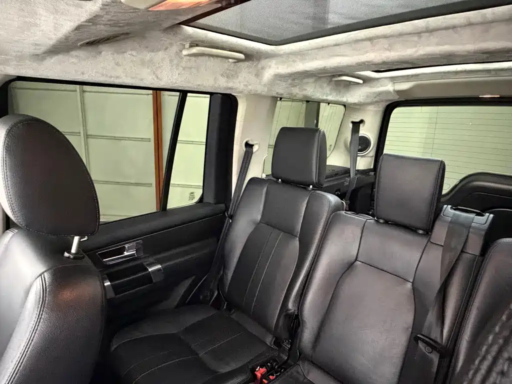 Land Rover Discovery 2015 — фото 9