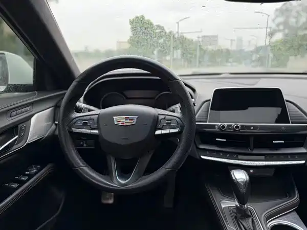 Cadillac CT4 2021