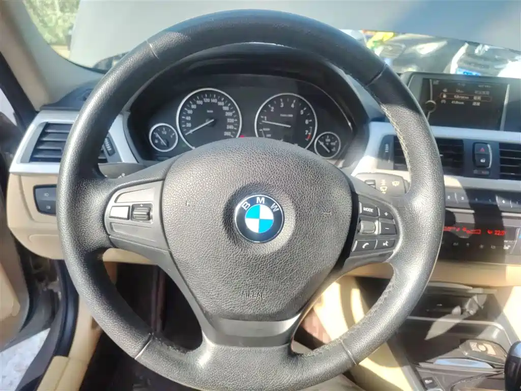 BMW 3 Series 2015 — фото 8