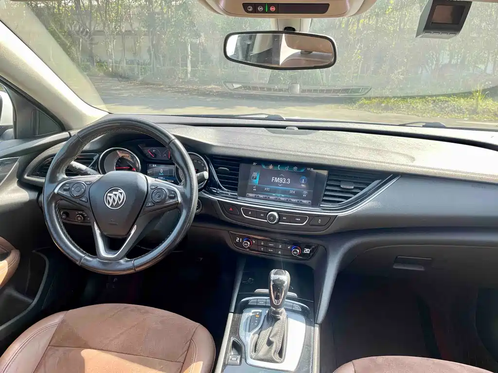 Buick Regal 2019 — фото 11