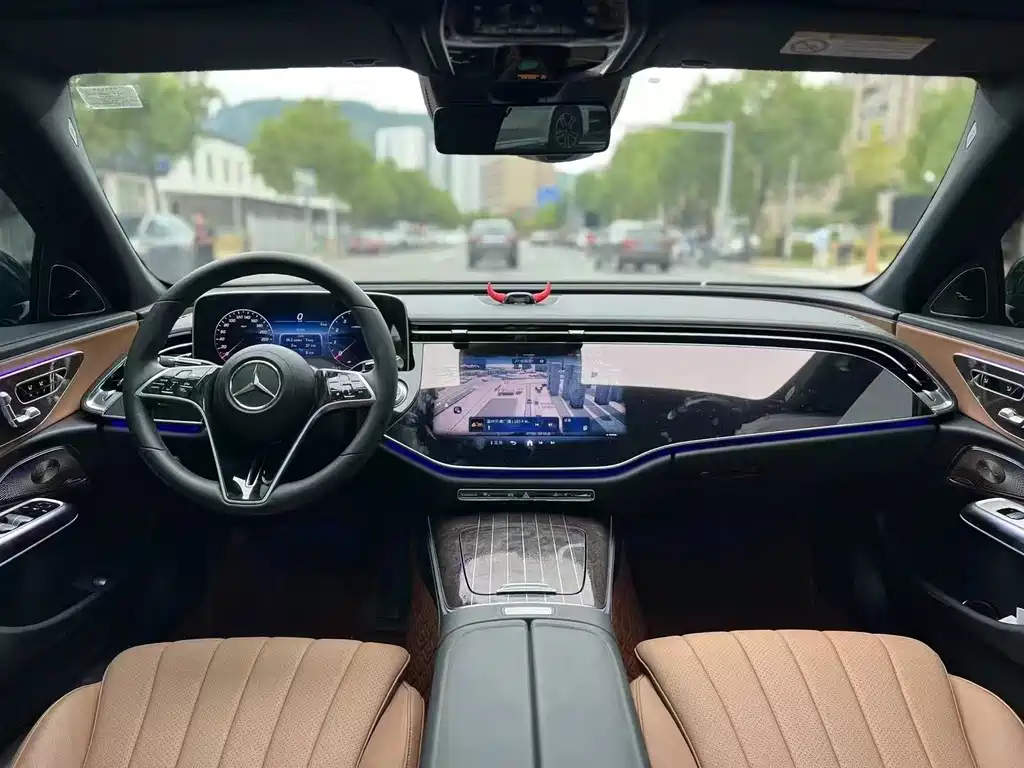 Mercedes-Benz E-Class 2024