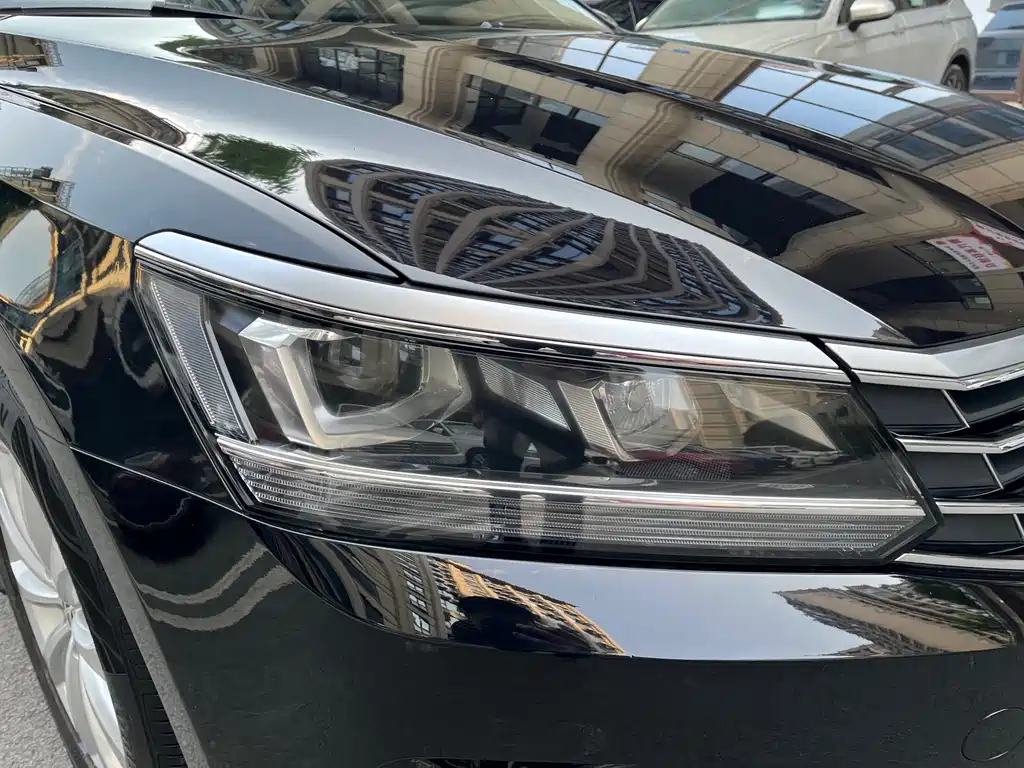 Volkswagen Passat 2018 — фото 13