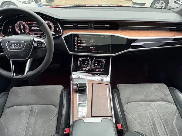 Audi A6L 2022