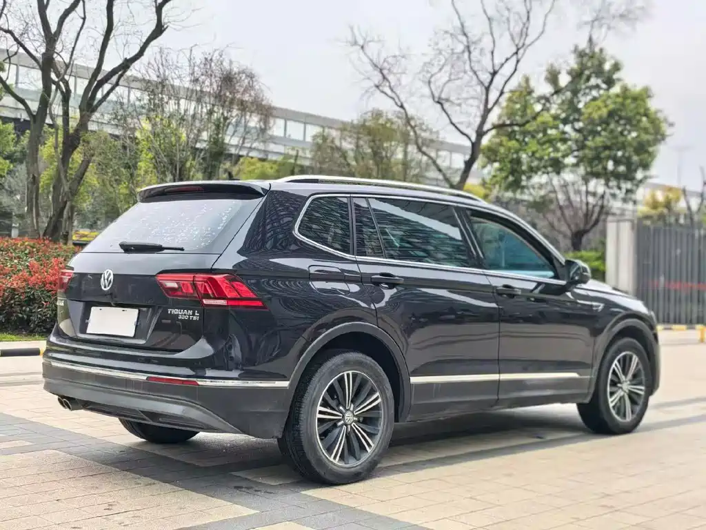 Volkswagen Tiguan L 2020 — фото 9