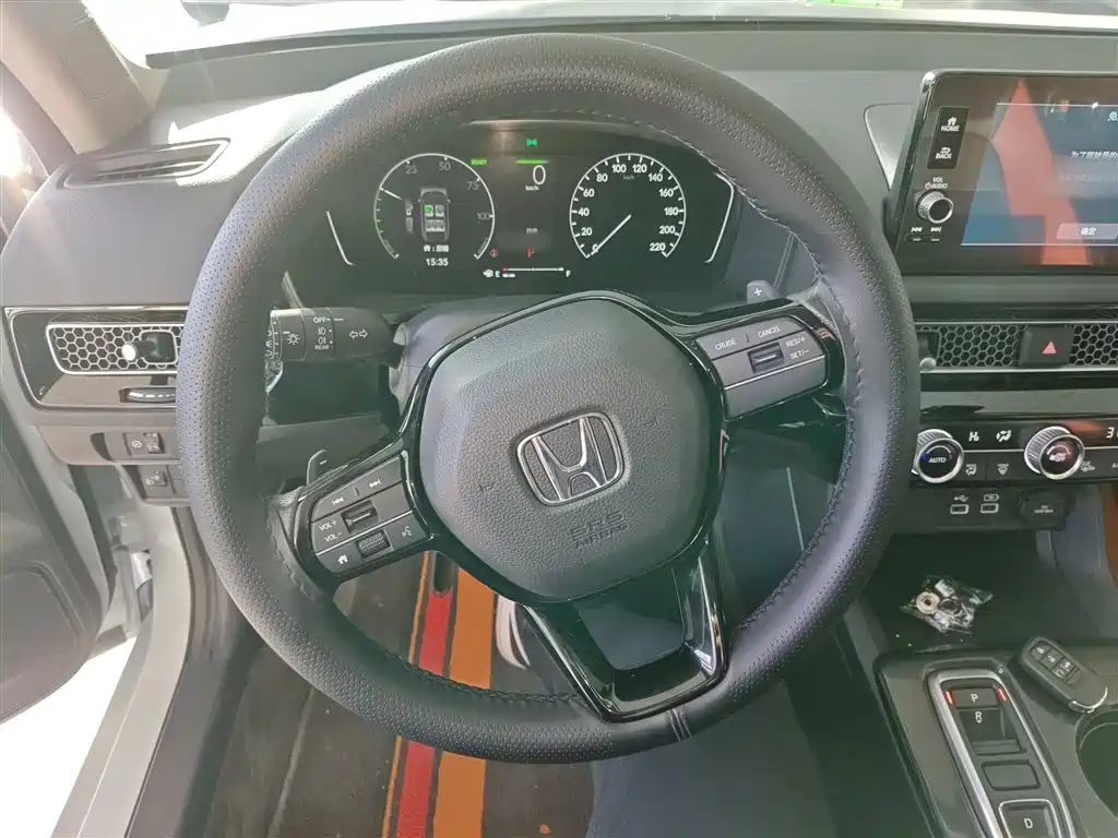 Honda Civic 2024 — фото 11