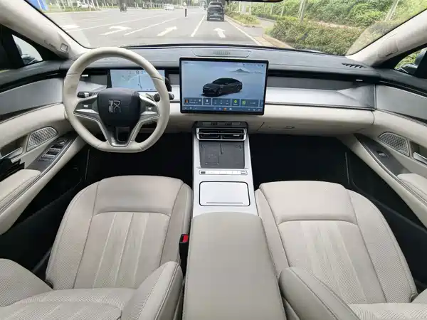 BYD Han L 2025