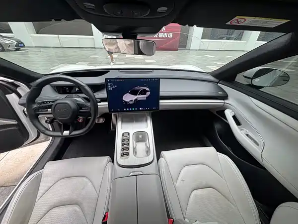 Xiaomi SU7 2024