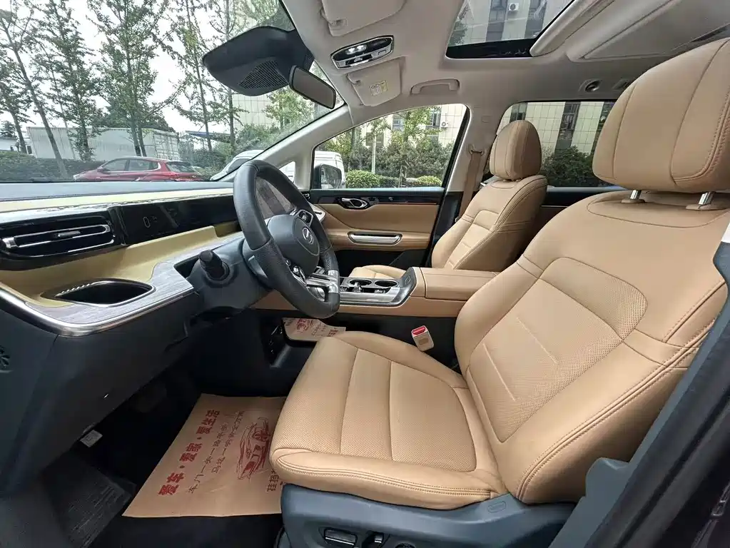GAC Trumpchi E8 PHEV 2023 — фото 9
