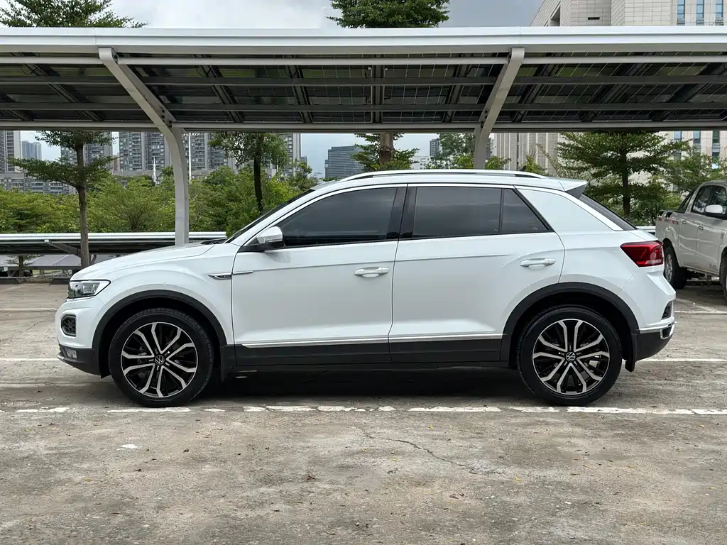 Volkswagen T-Roc 2023 — фото 17
