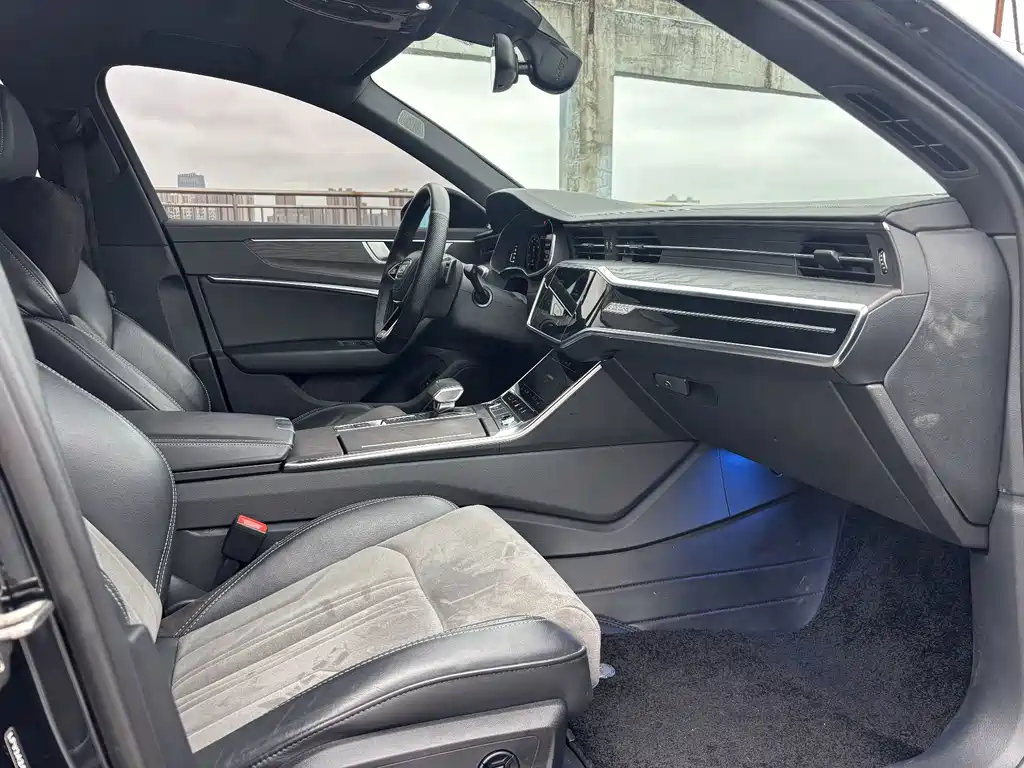 Audi A6L 2023 — фото 15