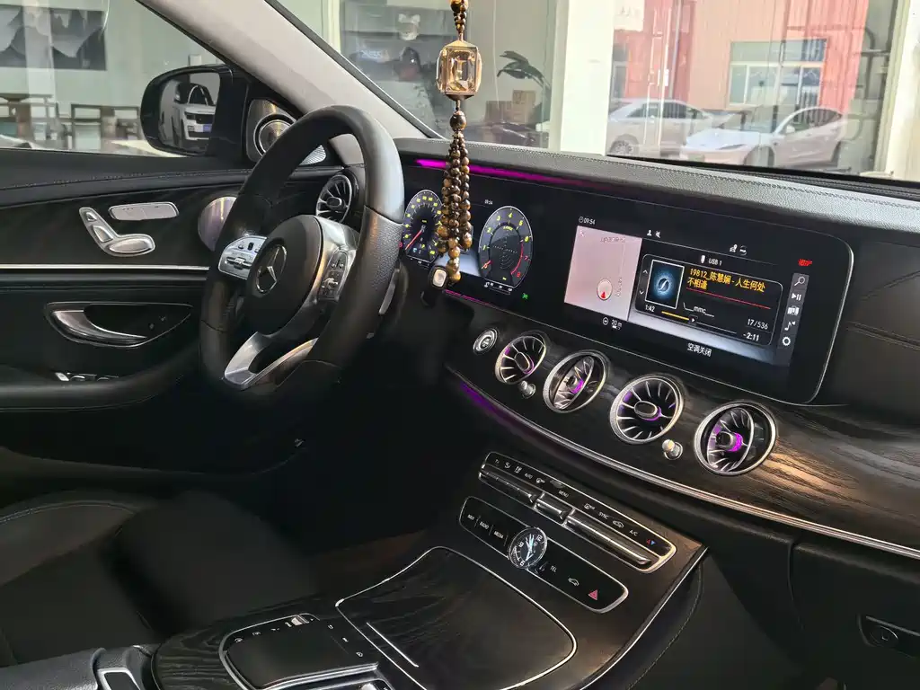 Mercedes-Benz E-Class 2019 — фото 10