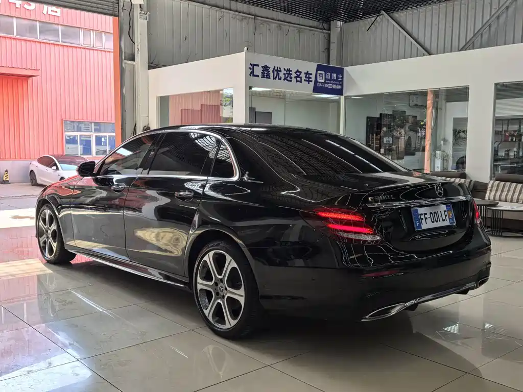 Mercedes-Benz E-Class 2019 — фото 21