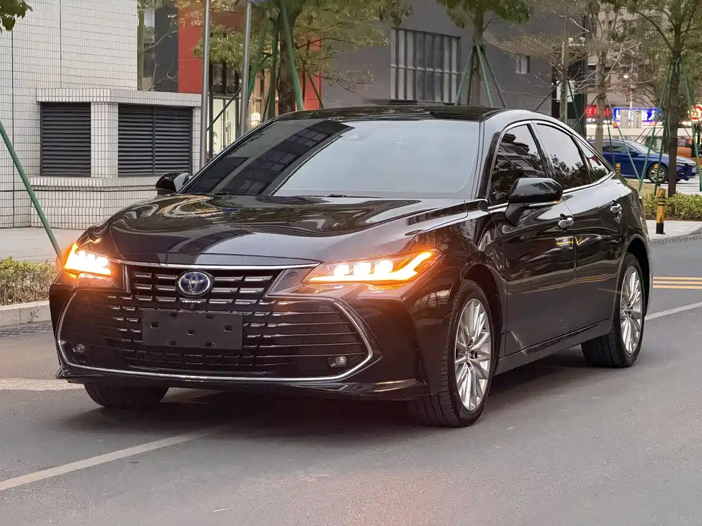 Toyota Avalon 2022 — фото 1