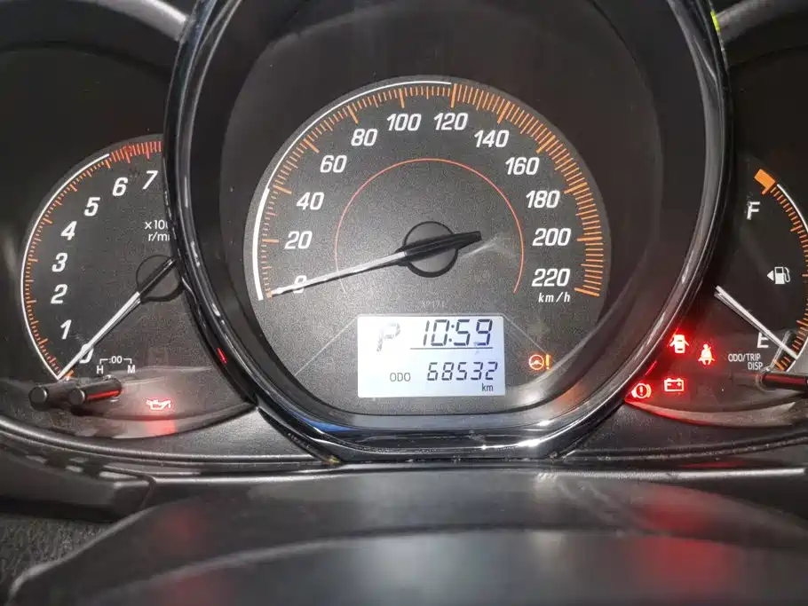 Toyota Yaris L 2021 — фото 14