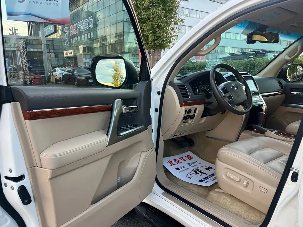 Toyota Land Cruiser 2014 — фото 13