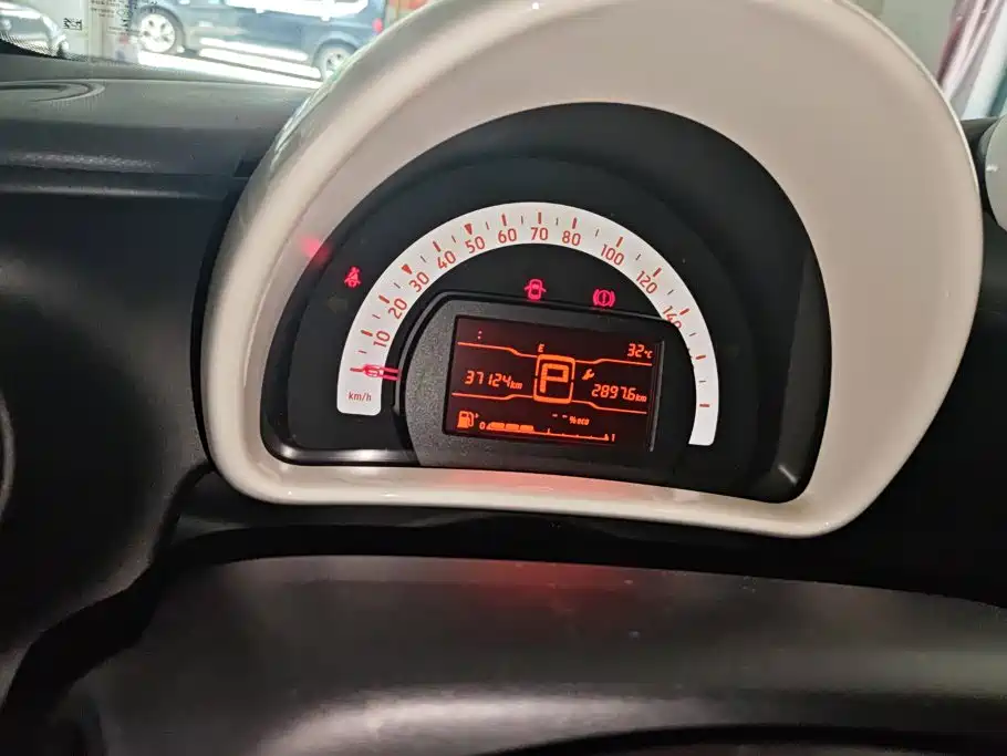 smart fortwo 2017 — фото 14