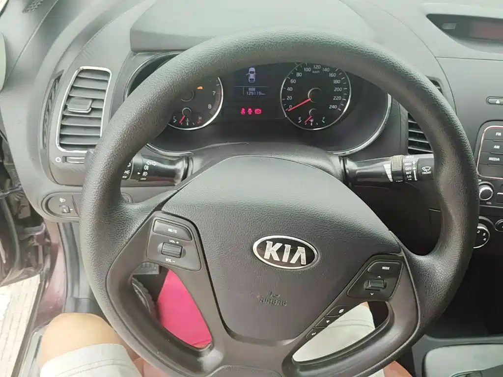 Kia K3 2015 — фото 11