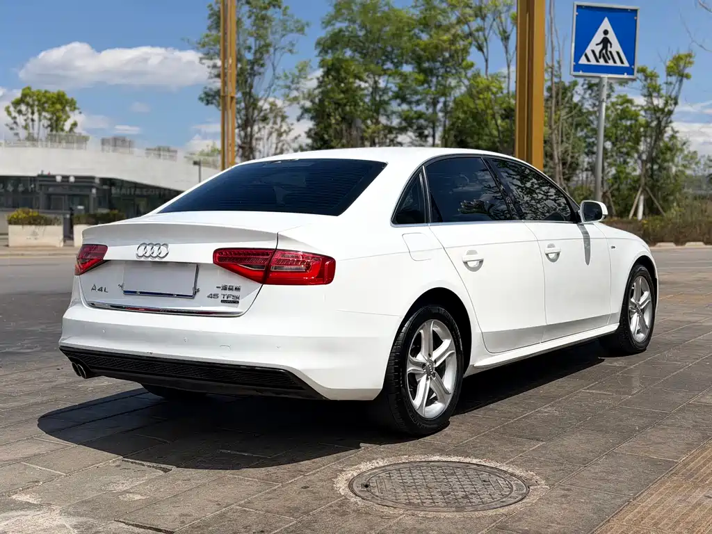 Audi A4L 2015 — фото 4