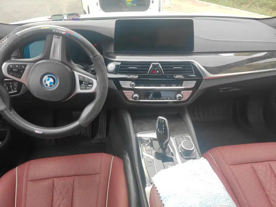 BMW 5 Series New Energy 2022 — фото 12