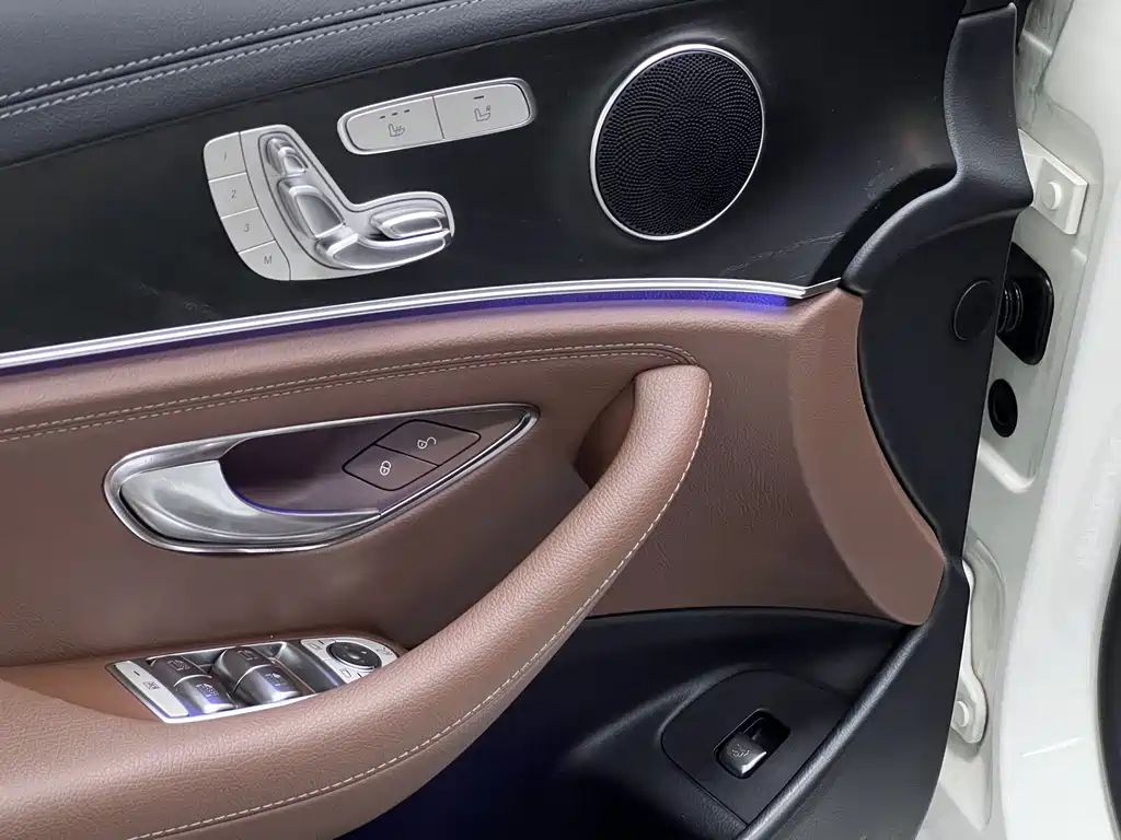 Mercedes-Benz E-Class 2017 — фото 17
