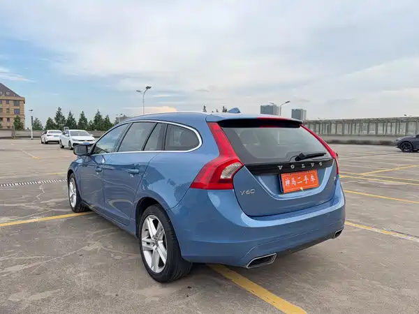 Volvo V60 2015