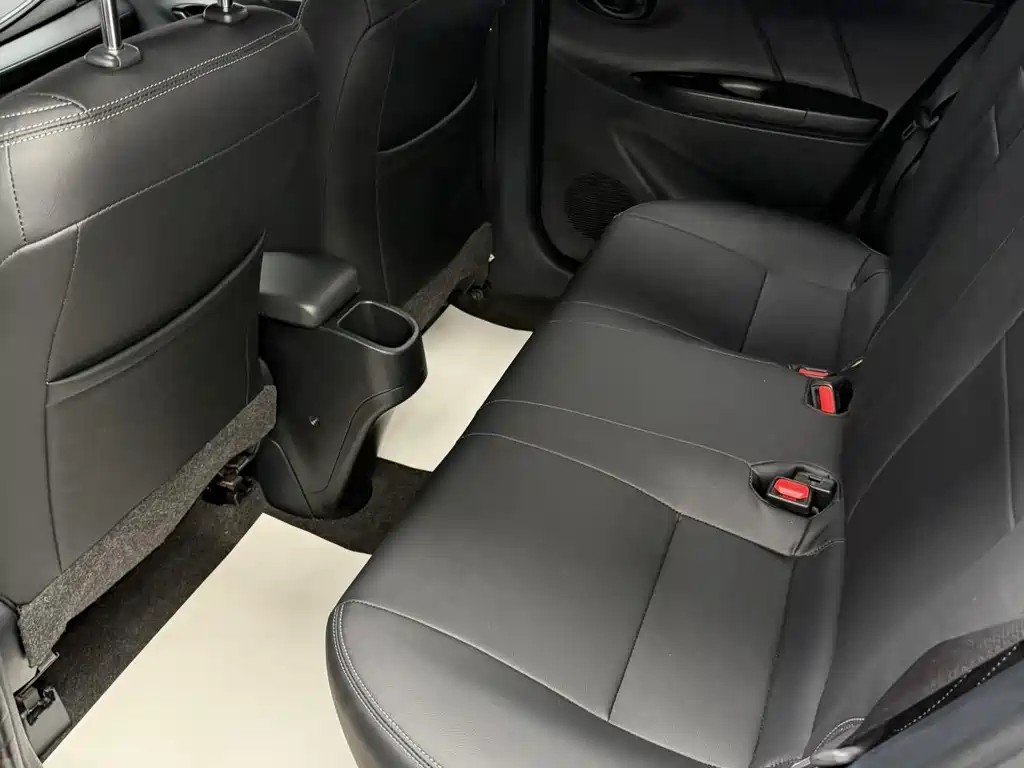 Toyota Yaris L 2022 — фото 15