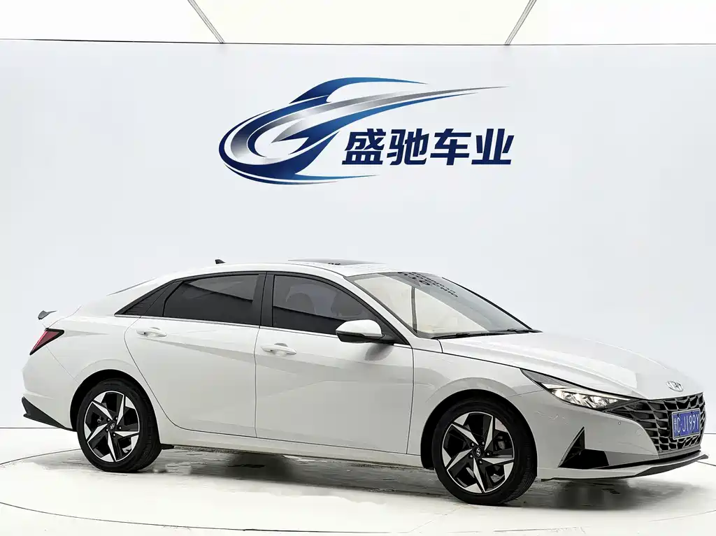 Hyundai Elantra 2022