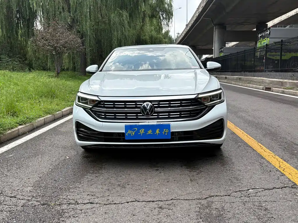 Volkswagen Sagitar 2025