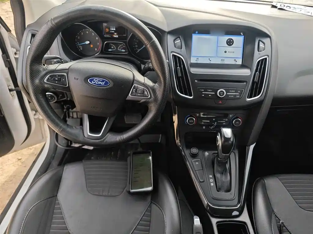 Ford Focus 2016 — фото 6