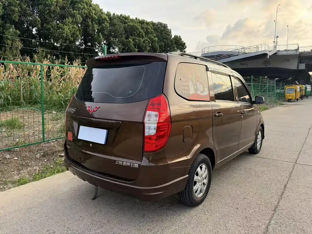 Wuling Hongguang 2018 — фото 13