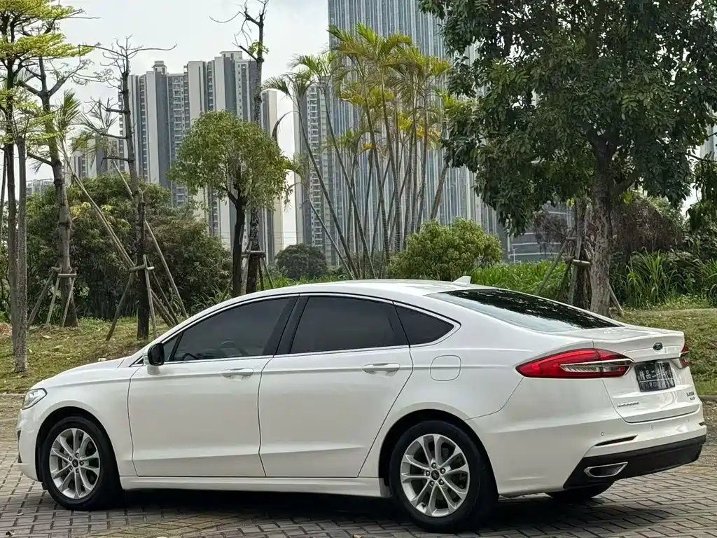 Ford Mondeo 2021 — фото 4
